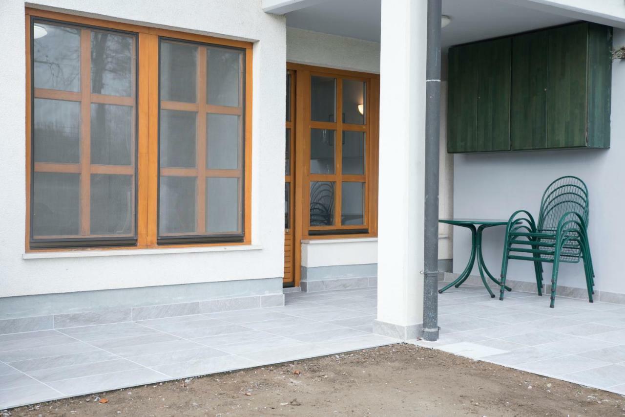 Apartma Spelca Banovci Exteriör bild