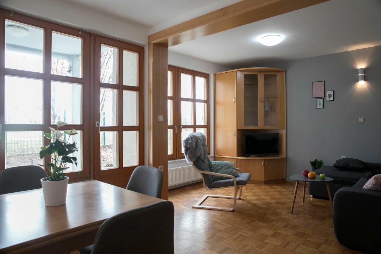 Apartma Spelca Banovci Exteriör bild