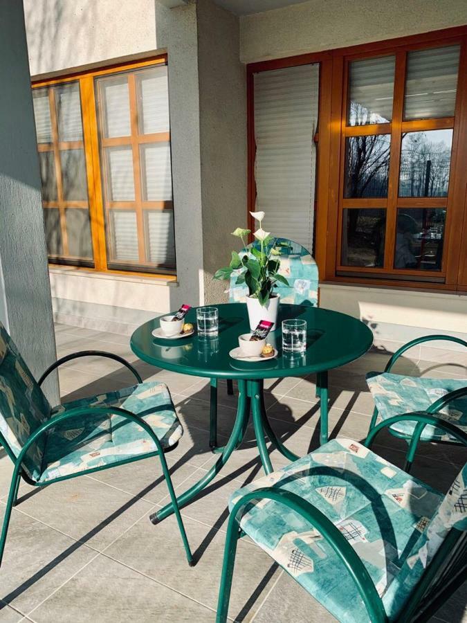 Apartma Spelca Banovci Exteriör bild